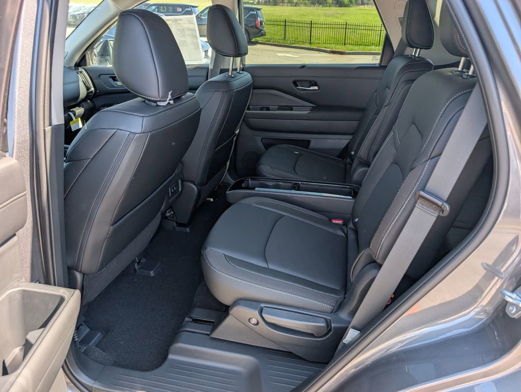 New 2026 Nissan Pathfinder SL image 15