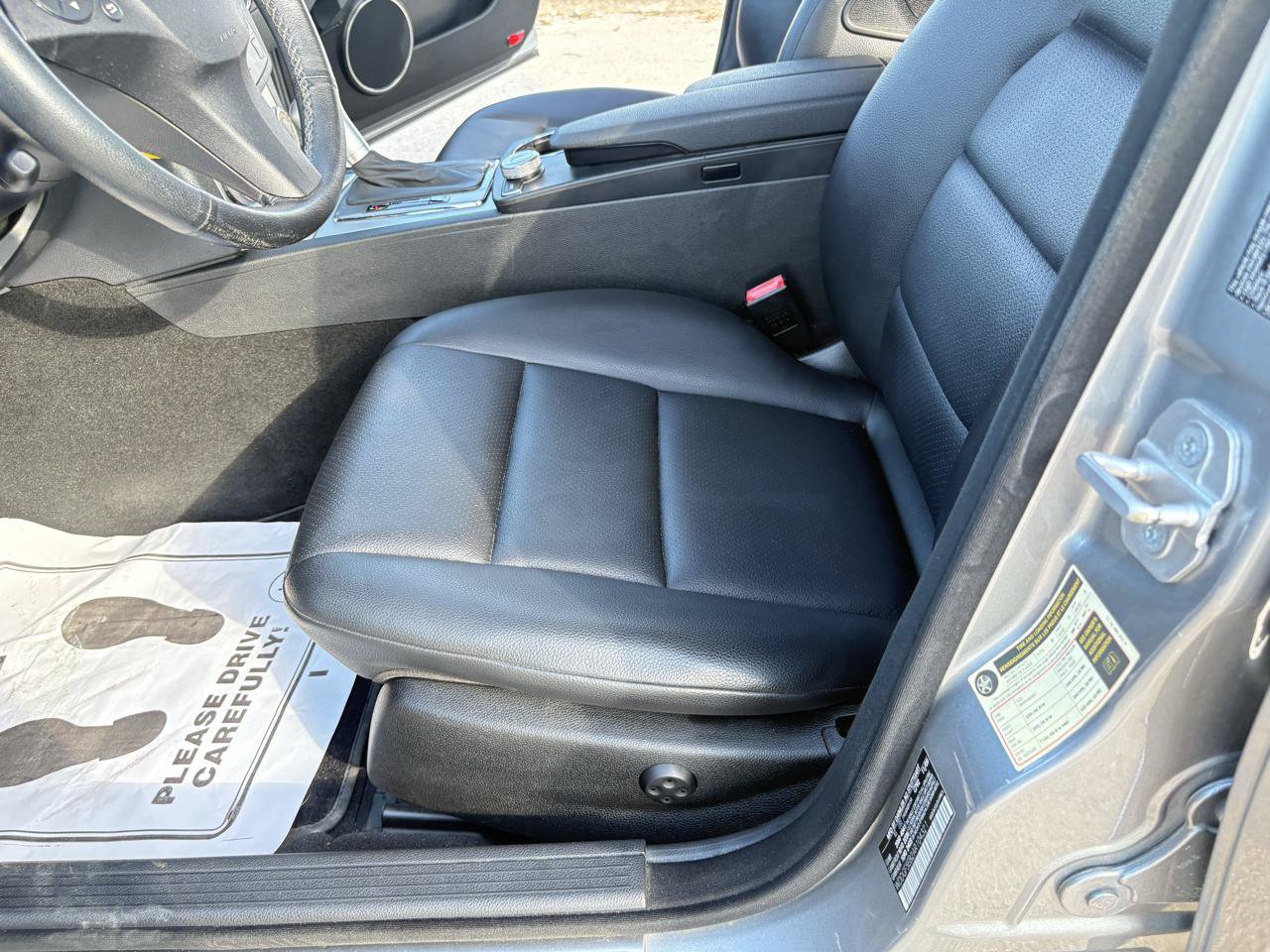 Used 2010 Mercedes-Benz C 300 Sedan image 28