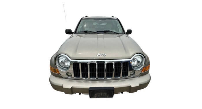 Used 2005 Jeep Liberty Limited AWD/4WD image 9