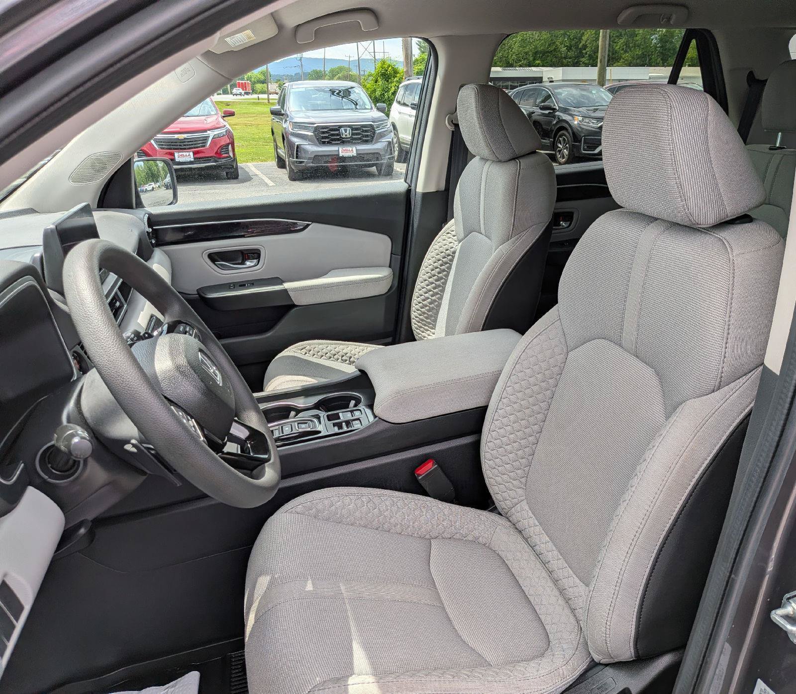 Certified 2023 Honda Pilot LX image 13