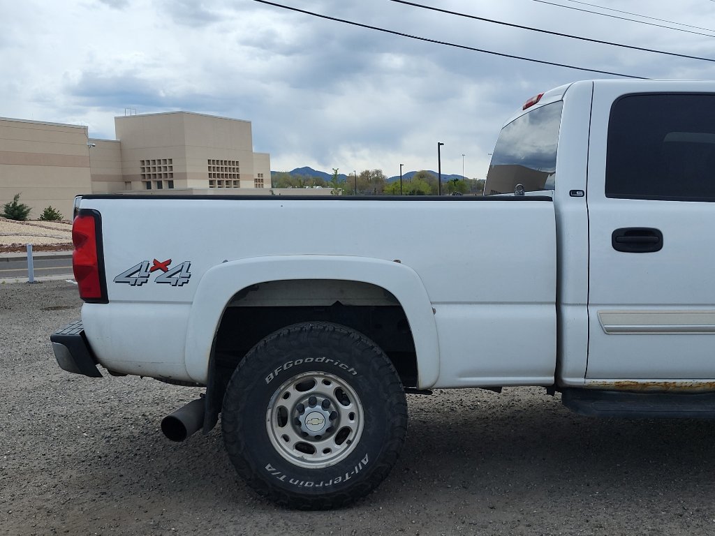 Used 2005 Chevrolet Silverado 2500 LS w/ Heavy-Duty Power Package image 5