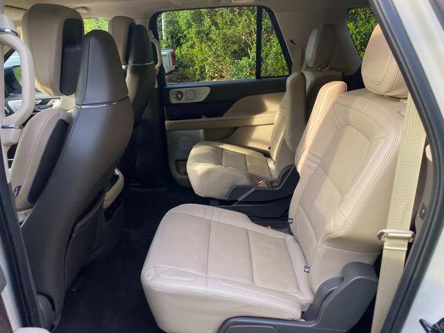 Used 2023 Lincoln Navigator L Reserve image 9