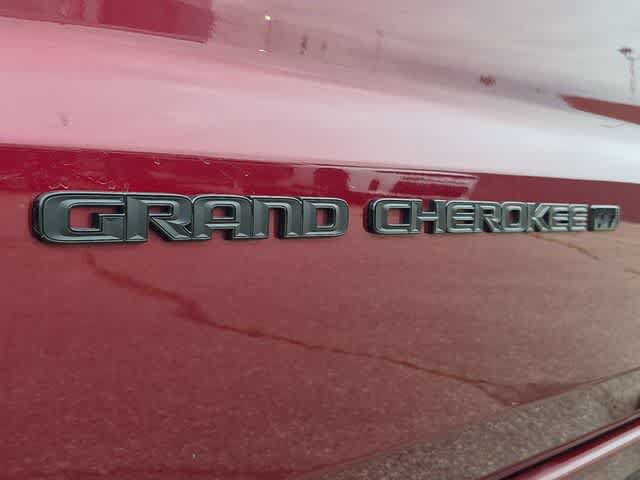 Certified 2022 Jeep Grand Cherokee Laredo X AWD/4WD image 13