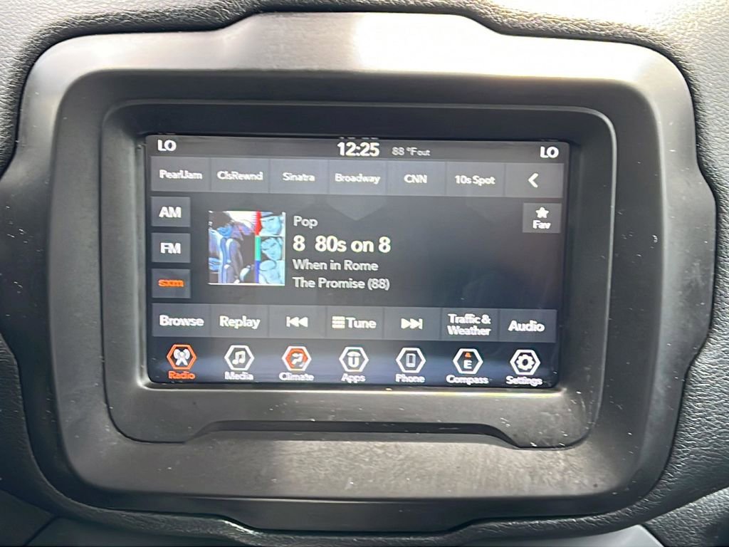 Used 2021 Jeep Renegade Latitude FWD image 17