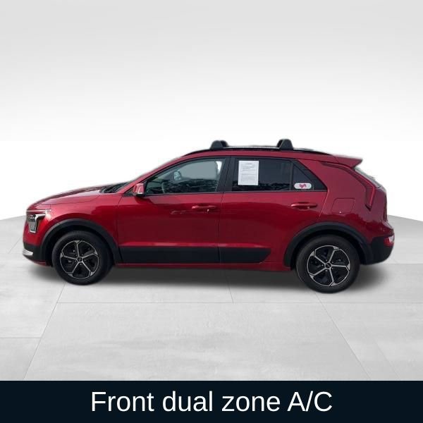 Used 2025 Kia Niro EX image 2
