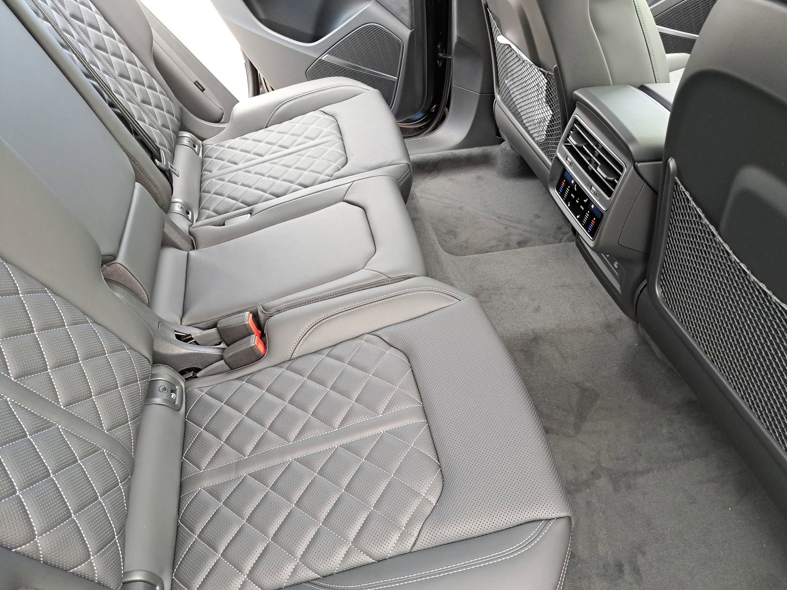 New 2026 Audi SQ8 Prestige image 11