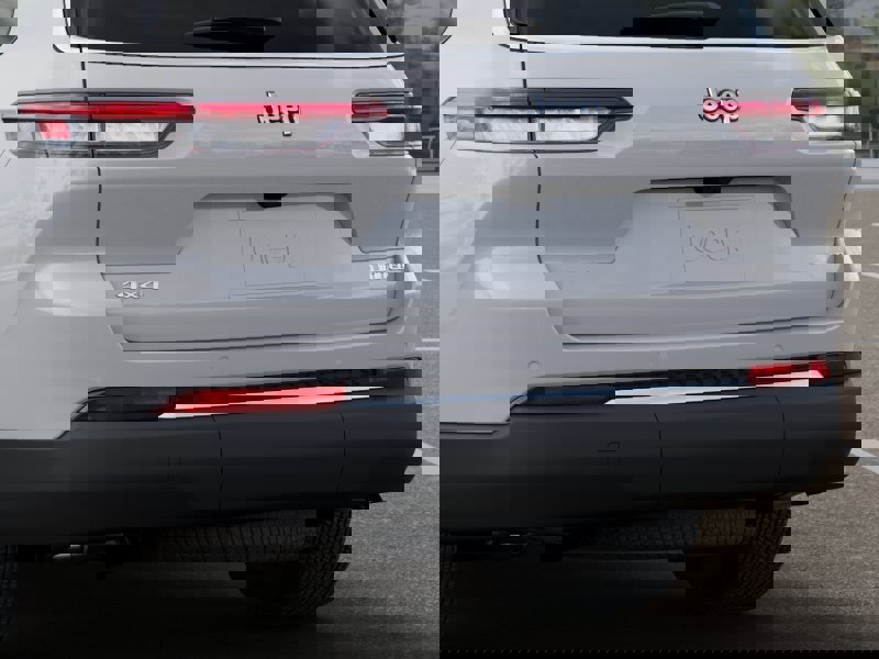 New 2025 Jeep Grand Cherokee L Limited w/ Luxury Tech Group II image 39