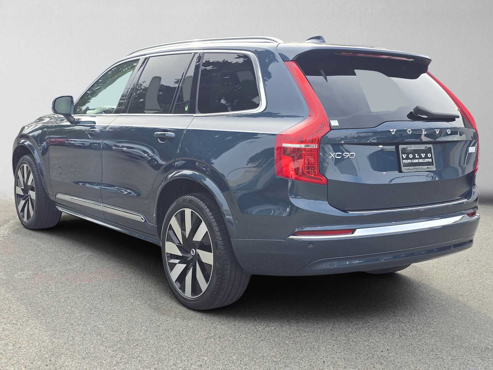 Used 2023 Volvo XC90 T8 Ultimate w/ Protection Package Premier AWD/4WD image 6