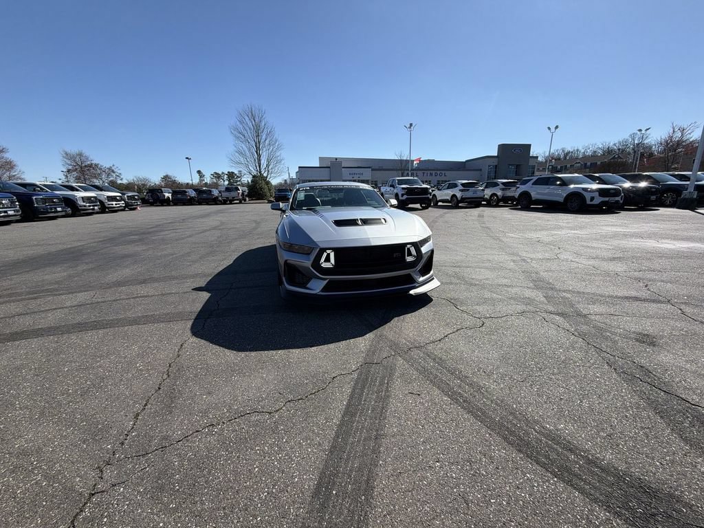 New 2026 Ford Mustang GT w/ GT Performance Package RWD image 9