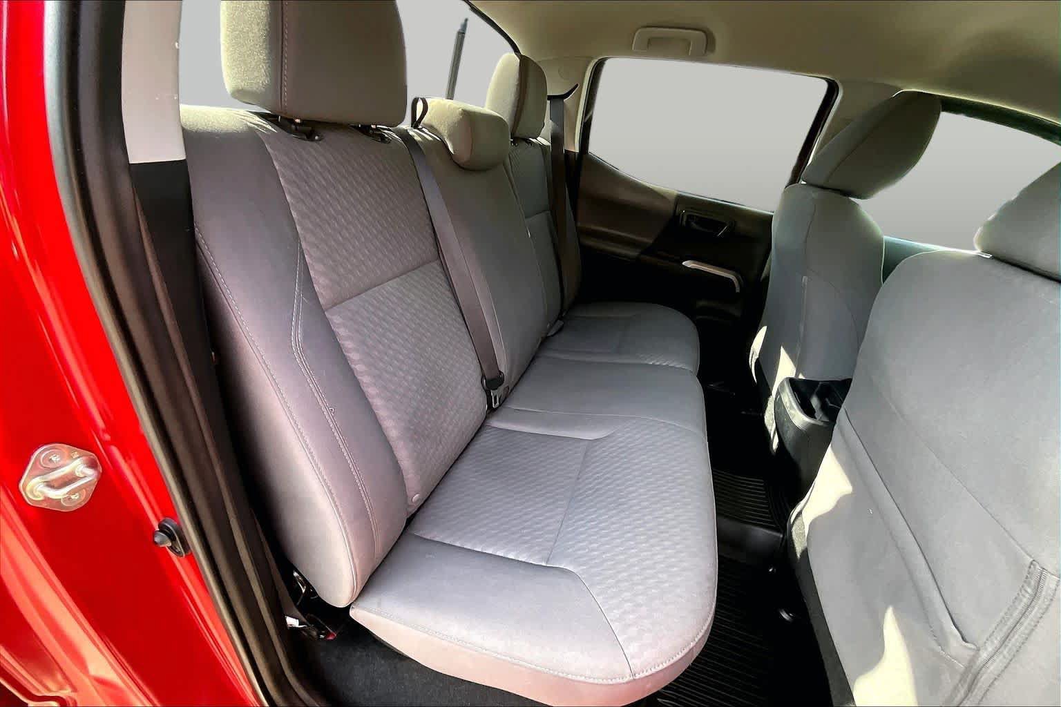 Certified 2020 Toyota Tacoma SR5 AWD/4WD image 18