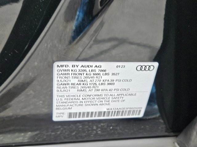 Used 2023 Audi e-tron Premium Plus w/ Premium Plus Package AWD/4WD image 24