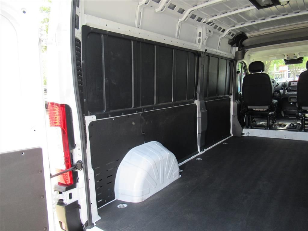 Used 2025 RAM ProMaster 2500 w/ Convenience Group FWD image 19