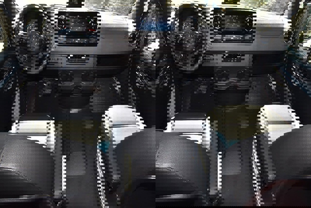 Used 2025 Mercedes-Benz Sprinter 2500 image 19