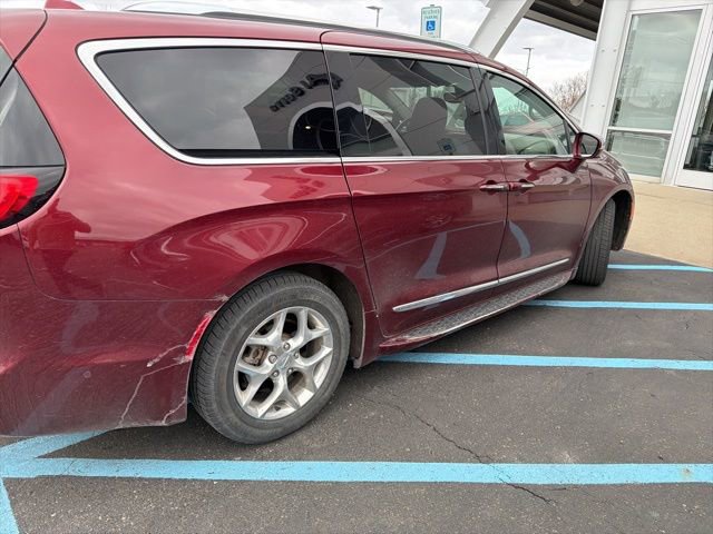 Used 2019 Chrysler Pacifica Limited w/ Advanced Safetytec Group image 10