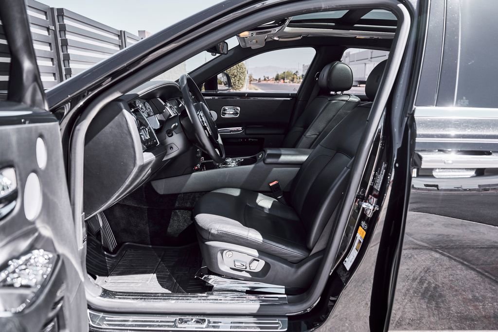 Used 2014 Rolls-Royce Ghost RWD image 33