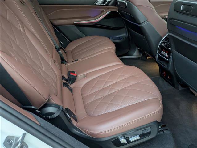 Used 2024 BMW X7 xDrive40i w/ M Sport Package AWD/4WD image 21