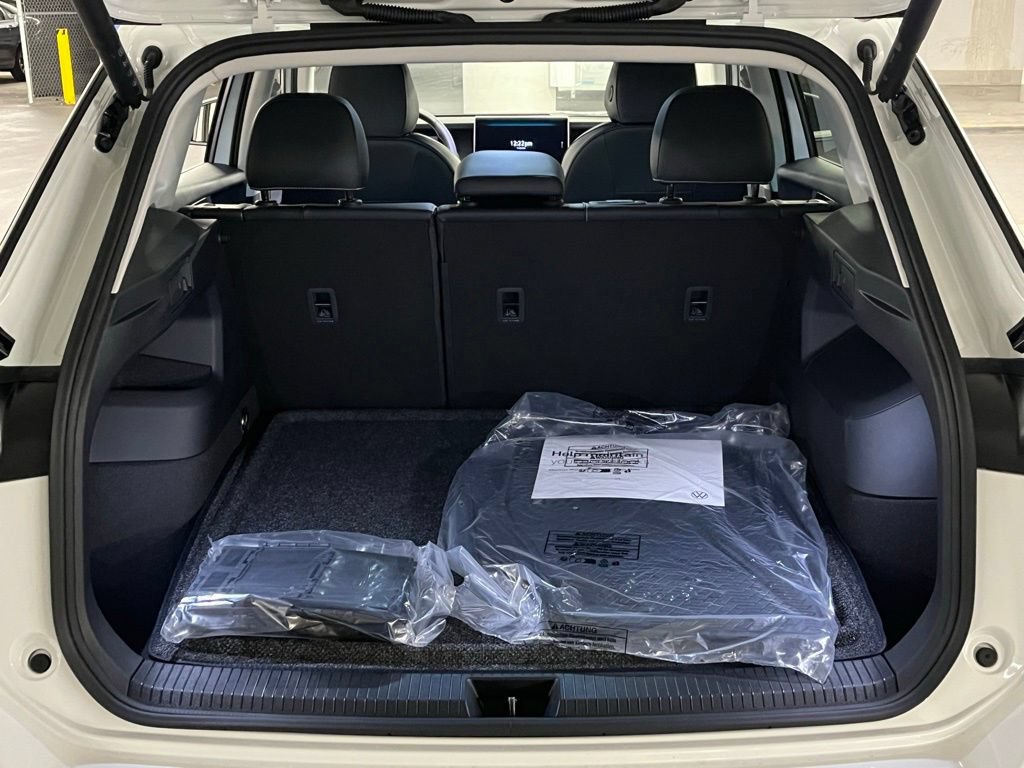 New 2026 Volkswagen Tiguan SE AWD/4WD image 37
