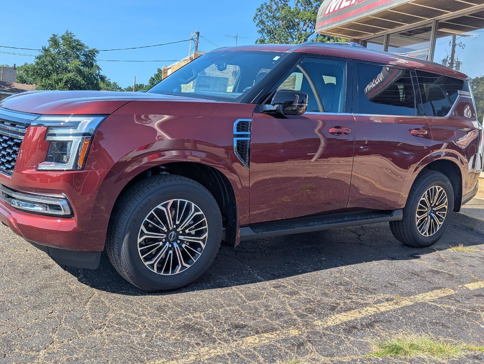 New 2026 Nissan Armada SL w/ Captain's Chari Seat Package AWD/4WD image 4