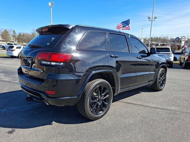 Certified 2018 Jeep Grand Cherokee Altitude AWD/4WD image 8