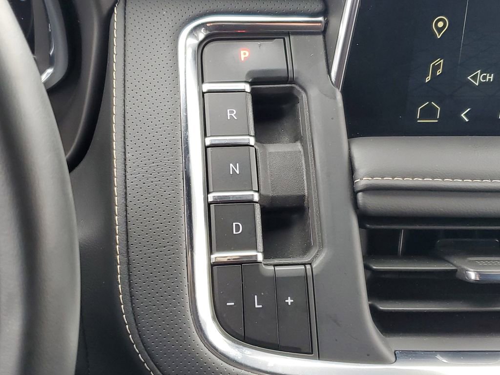 Certified 2024 GMC Yukon XL SLT w/ SLT Luxury Package image 17