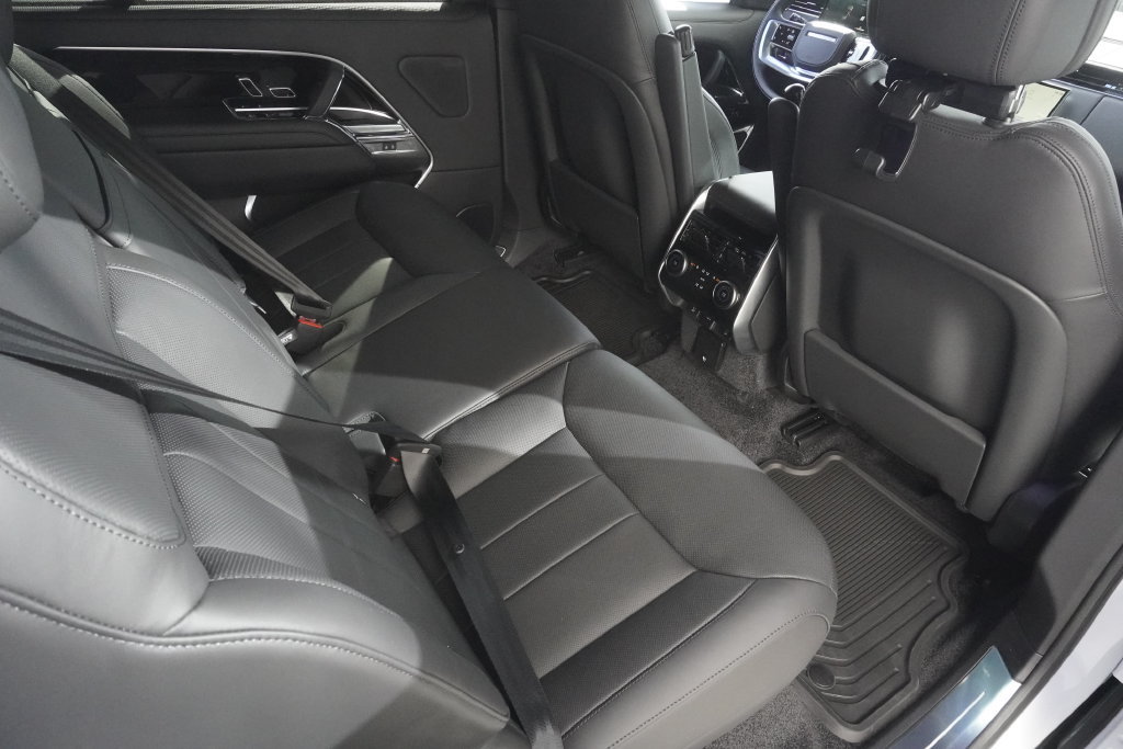 New 2026 Land Rover Range Rover Long Wheelbase SE AWD/4WD image 26