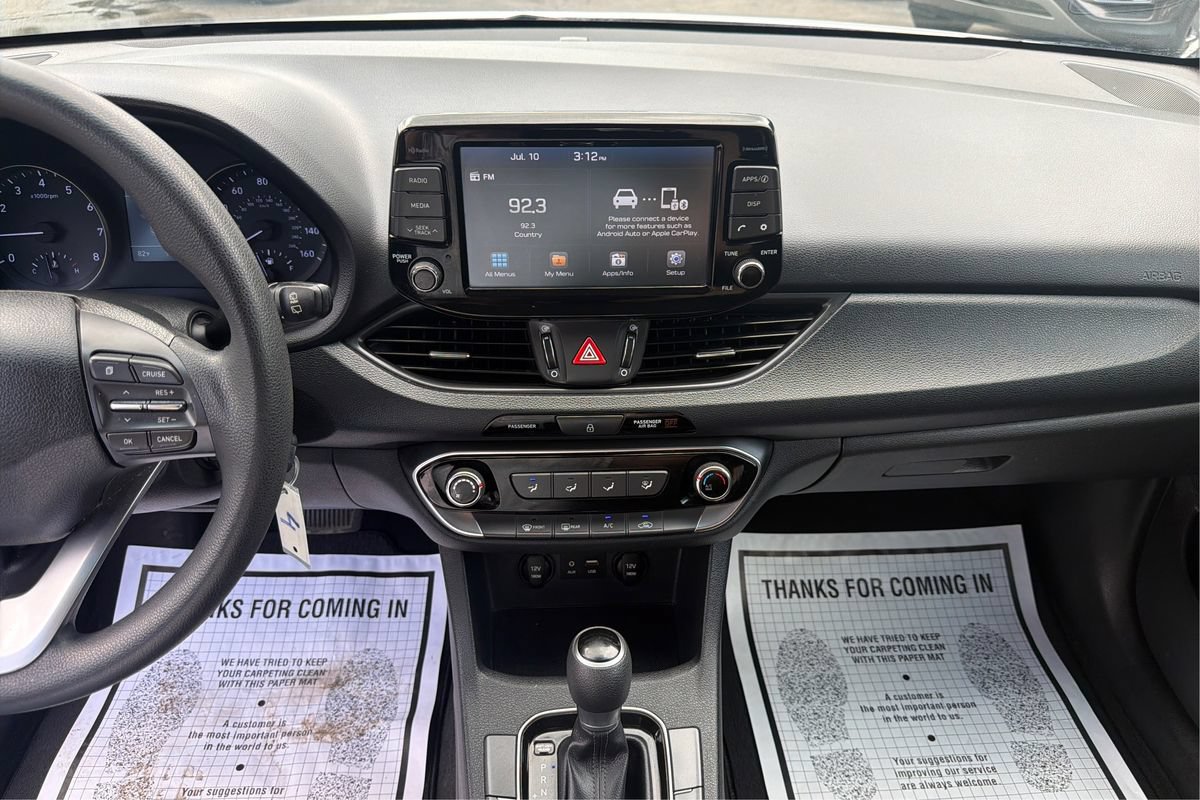 Used 2018 Hyundai Elantra GT FWD image 12