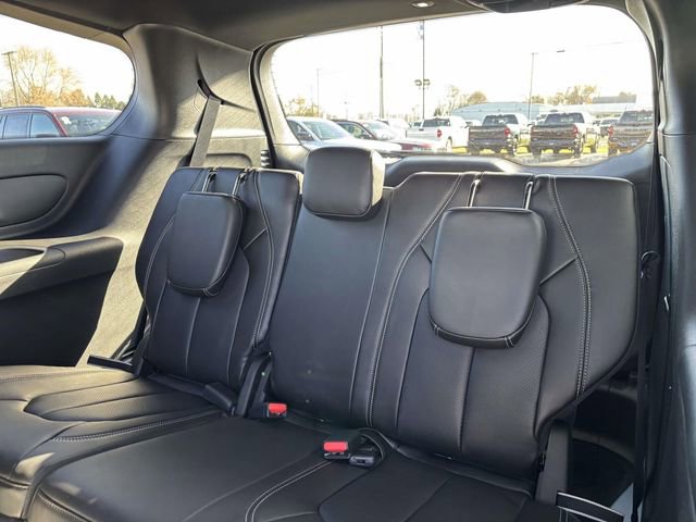 New 2026 Chrysler Pacifica Select image 6