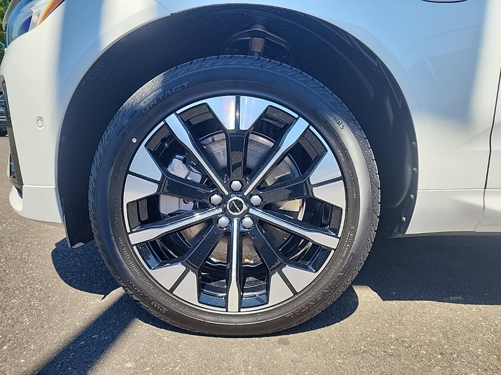 New 2026 Volvo XC60 T8 Plus w/ Climate Package AWD/4WD image 25