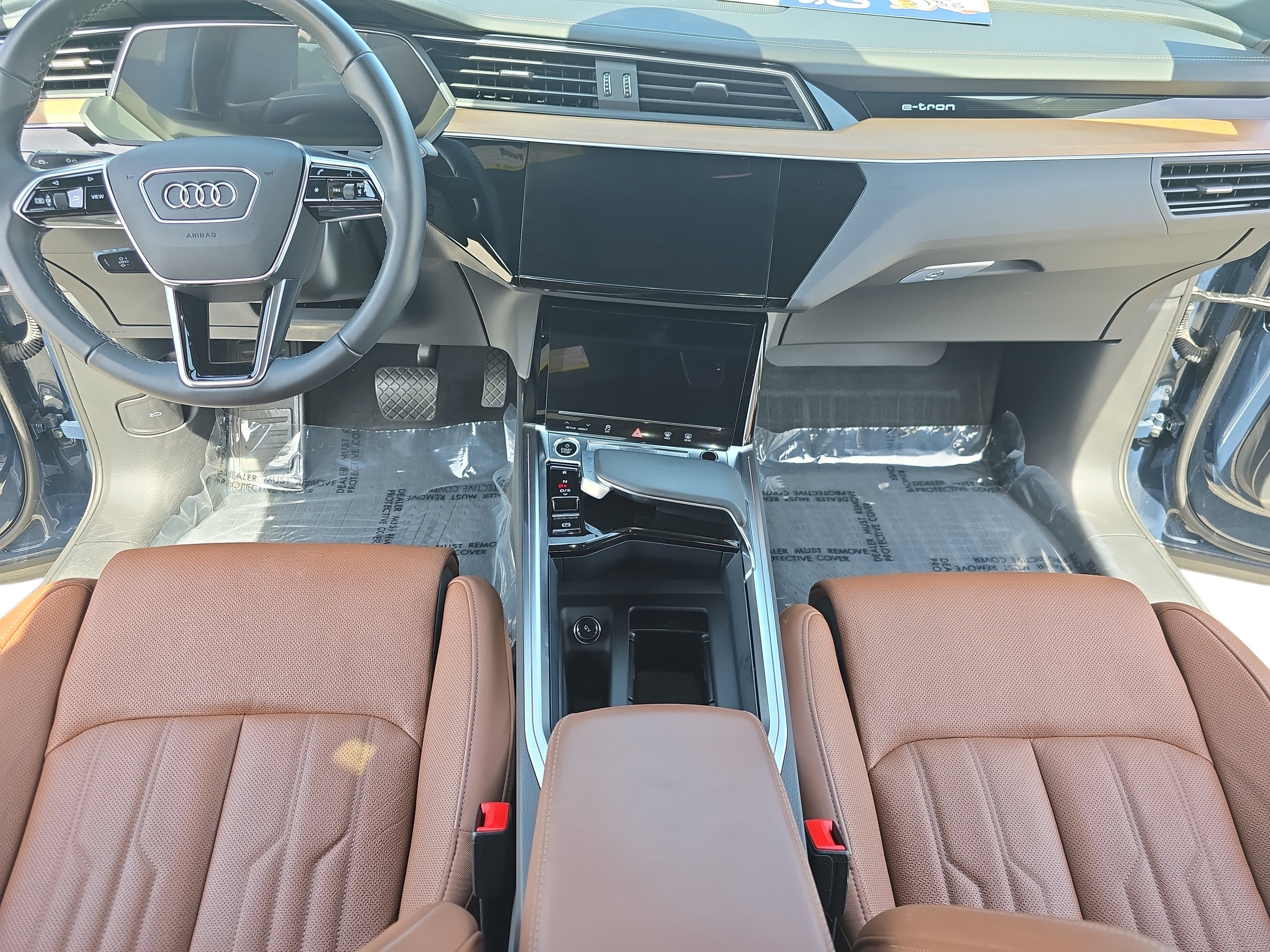 Used 2024 Audi Q8 e-tron Prestige w/ Prestige Package image 9