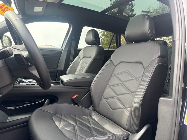 Used 2024 Volkswagen Atlas Cross Sport SE image 10