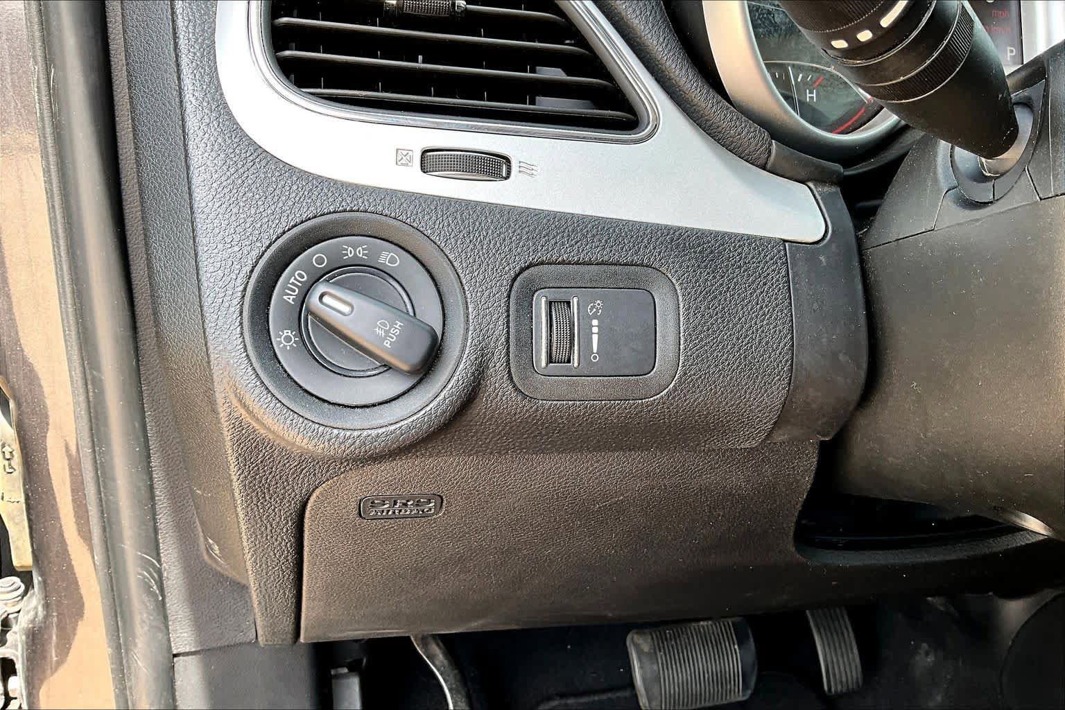 Used 2019 Dodge Journey SE w/ Connectivity Group FWD image 32