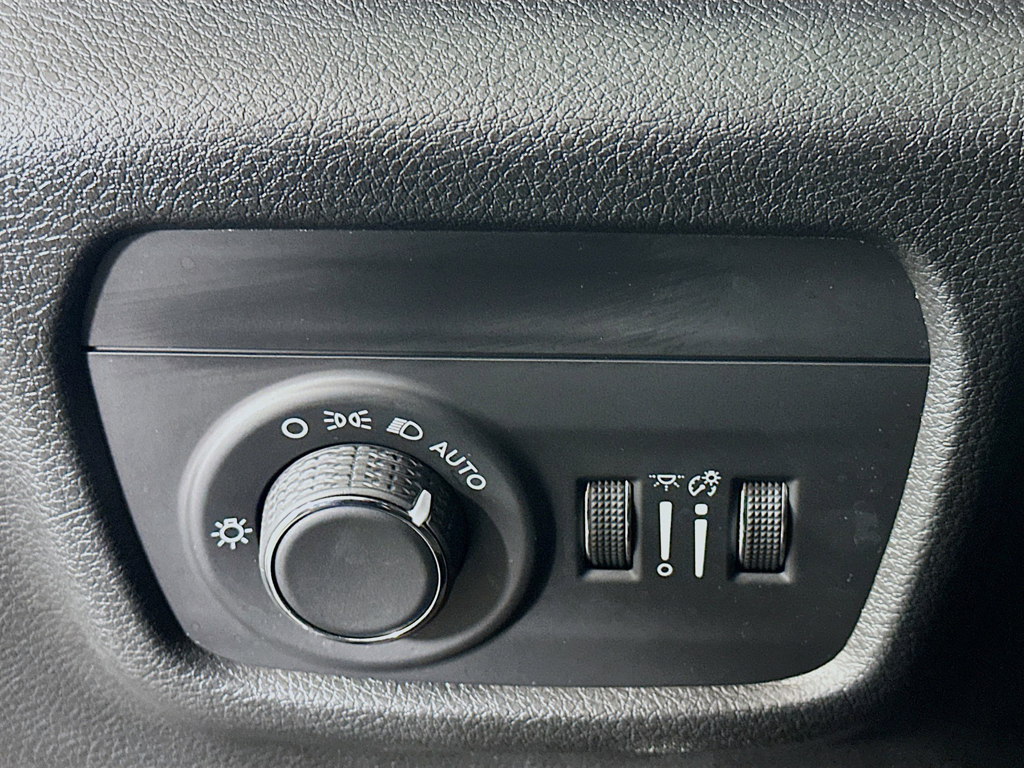 Used 2022 Jeep Grand Cherokee L Laredo image 17