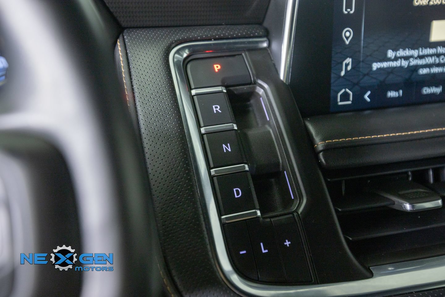 Used 2023 GMC Yukon XL AT4 w/ AT4 Premium Package AWD/4WD image 19