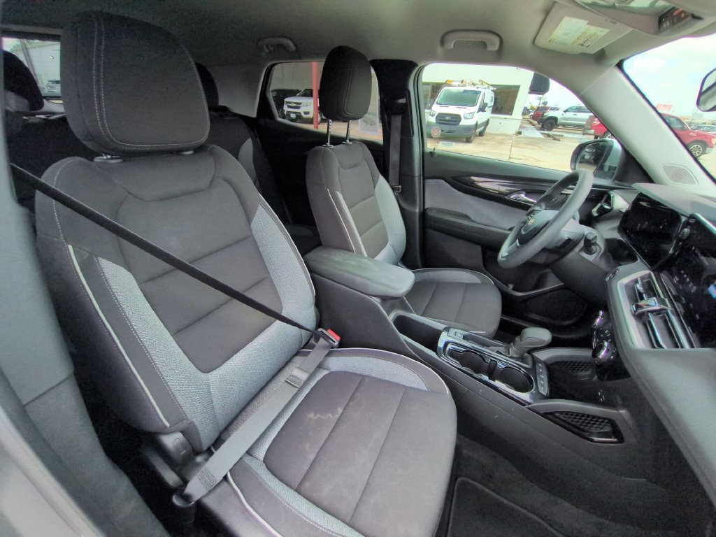 Used 2025 Chevrolet TrailBlazer LT AWD/4WD image 30