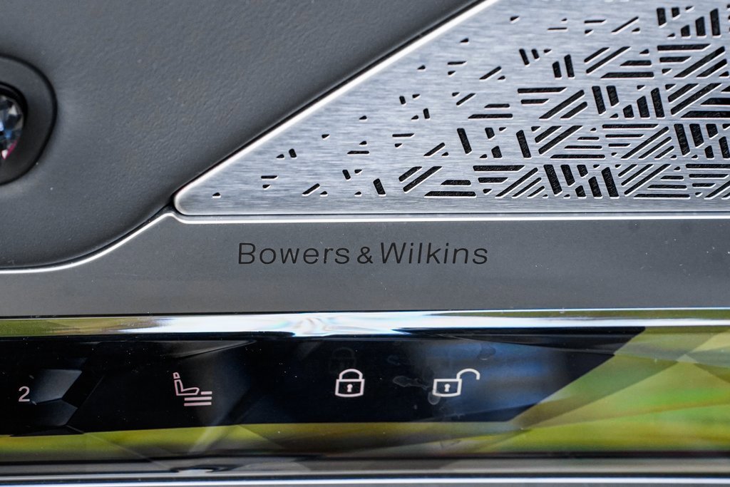 Used 2023 BMW 760i xDrive image 11