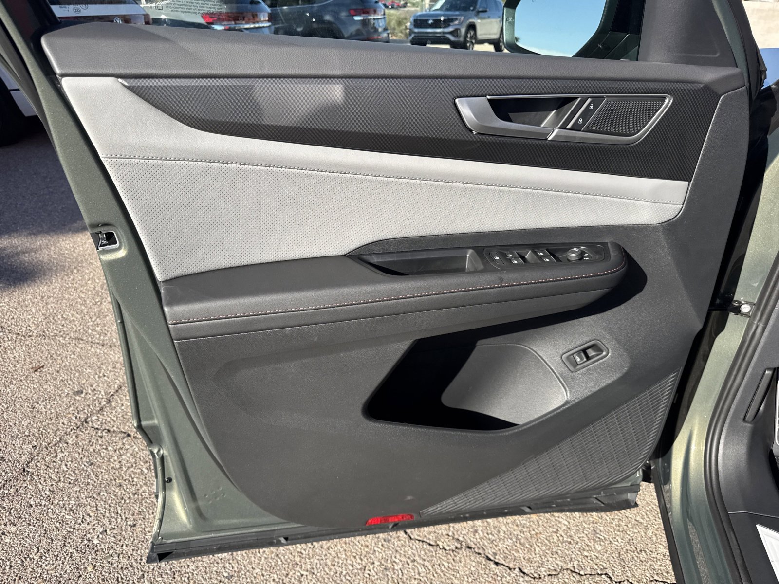 New 2026 Volkswagen Atlas Peak Edition image 12