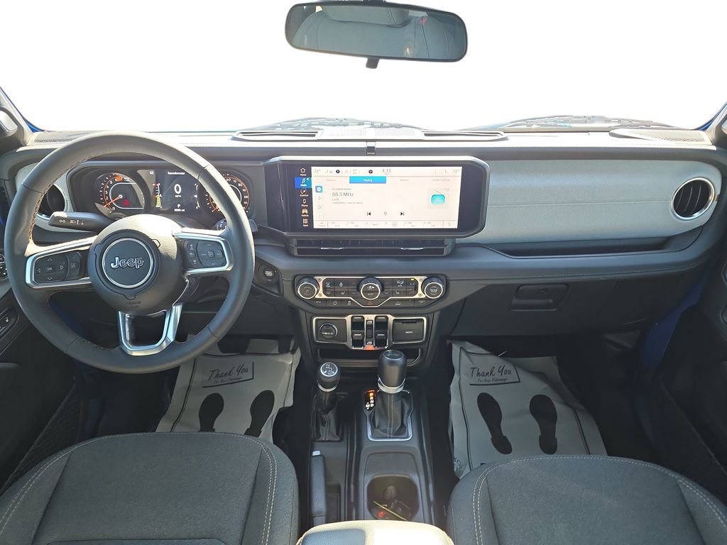 Used 2024 Jeep Wrangler Sahara image 12