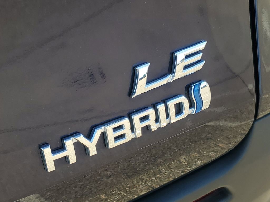 Used 2023 Toyota Sienna LE image 6
