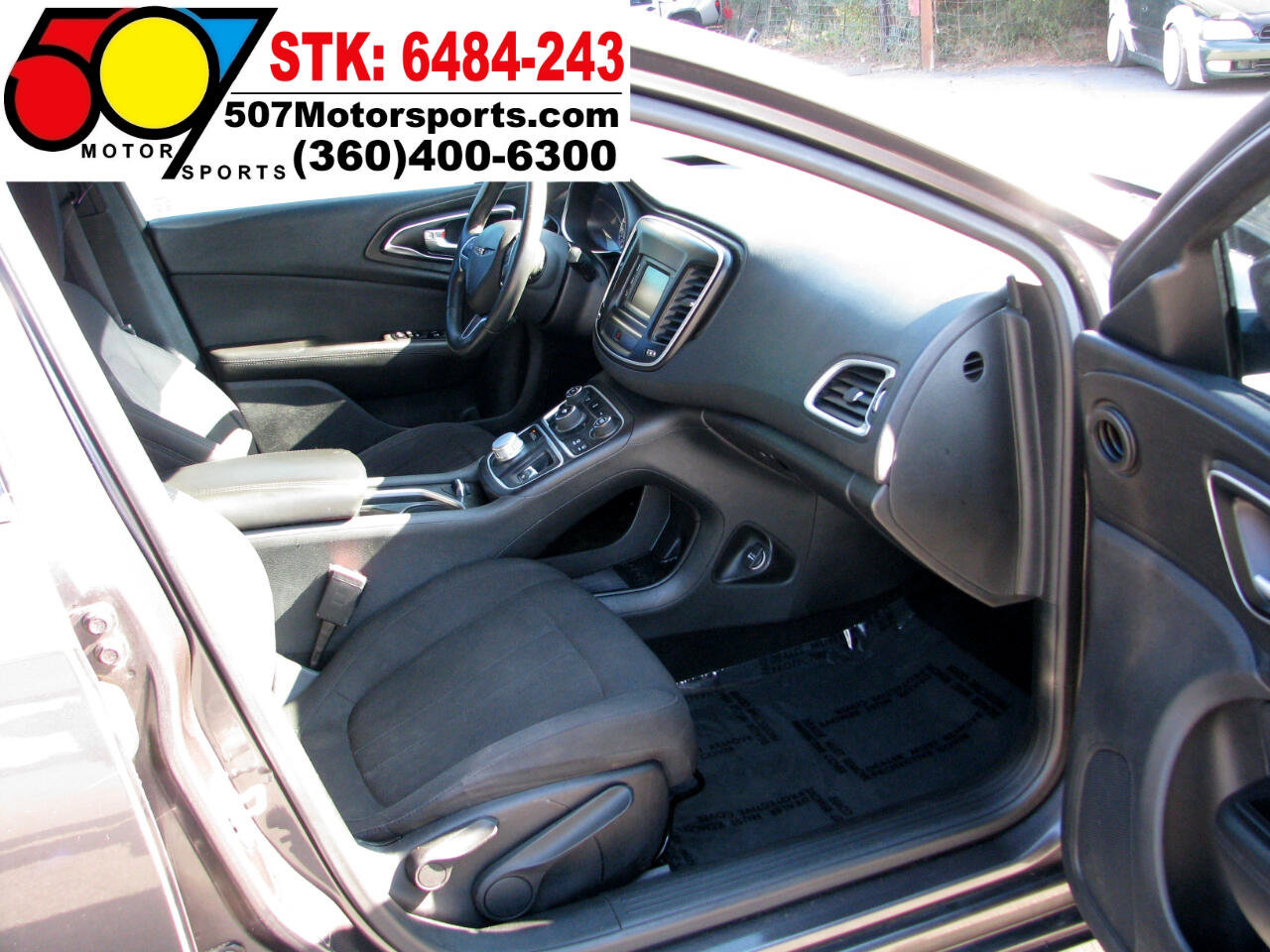 Used 2015 Chrysler 200 Limited w/ Convenience Group image 31