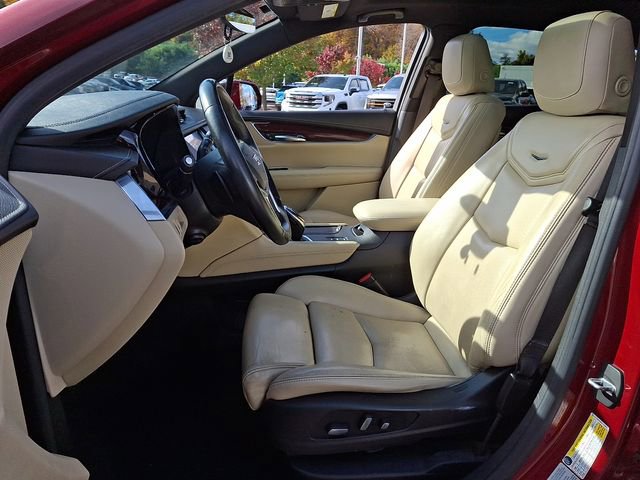 Used 2017 Cadillac XT5 Luxury w/ Driver Awareness Package image 14