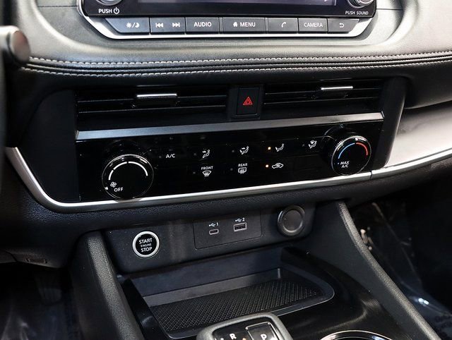 Used 2023 Nissan Rogue S image 19