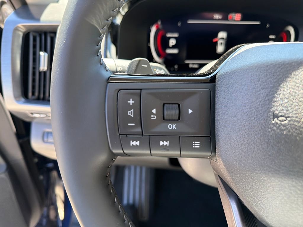 New 2026 Nissan Pathfinder SL image 19