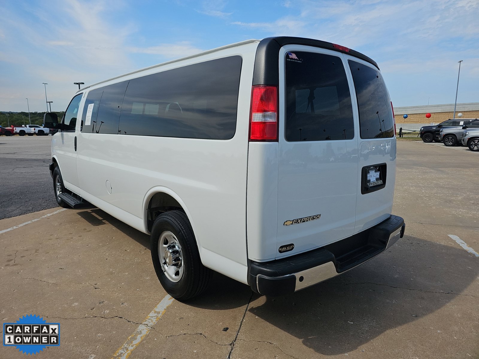 Used 2025 Chevrolet Express 3500 LT w/ LT Preferred Equipment Group RWD image 6