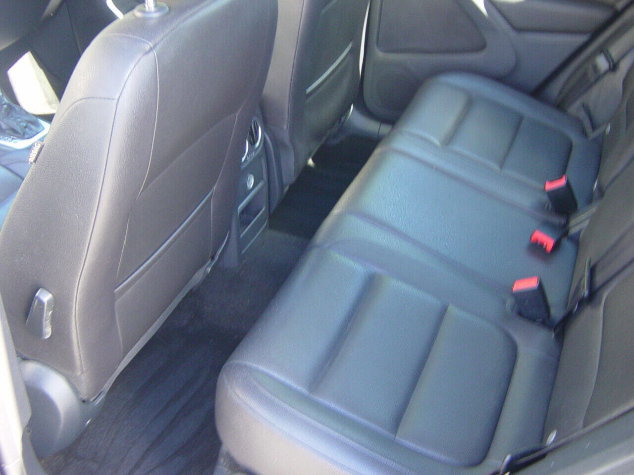 Used 2016 Volkswagen Tiguan S image 11