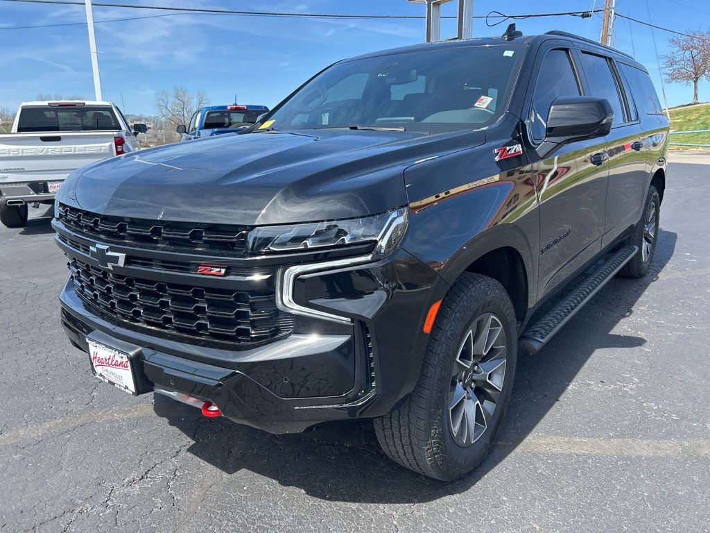 Used 2024 Chevrolet Suburban Z71 w/ Luxury Package AWD/4WD image 9