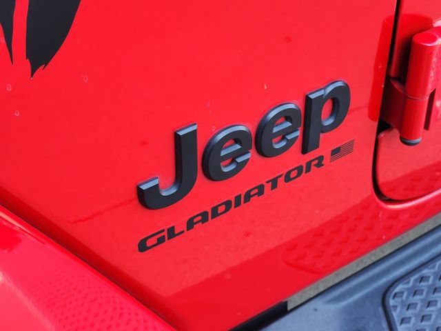 Used 2023 Jeep Gladiator Mojave AWD/4WD image 9