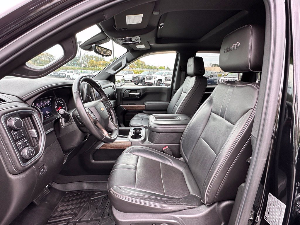 Used 2019 Chevrolet Silverado 1500 High Country w/ Technology Package AWD/4WD image 19