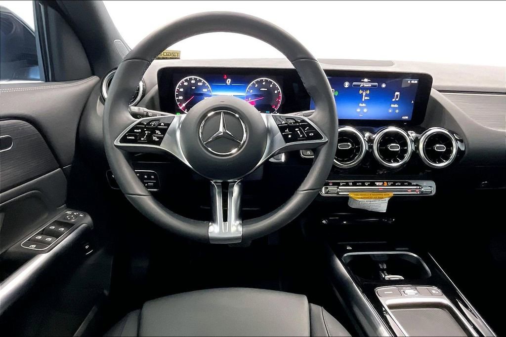 Used 2026 Mercedes-Benz GLA 250 4MATIC image 5