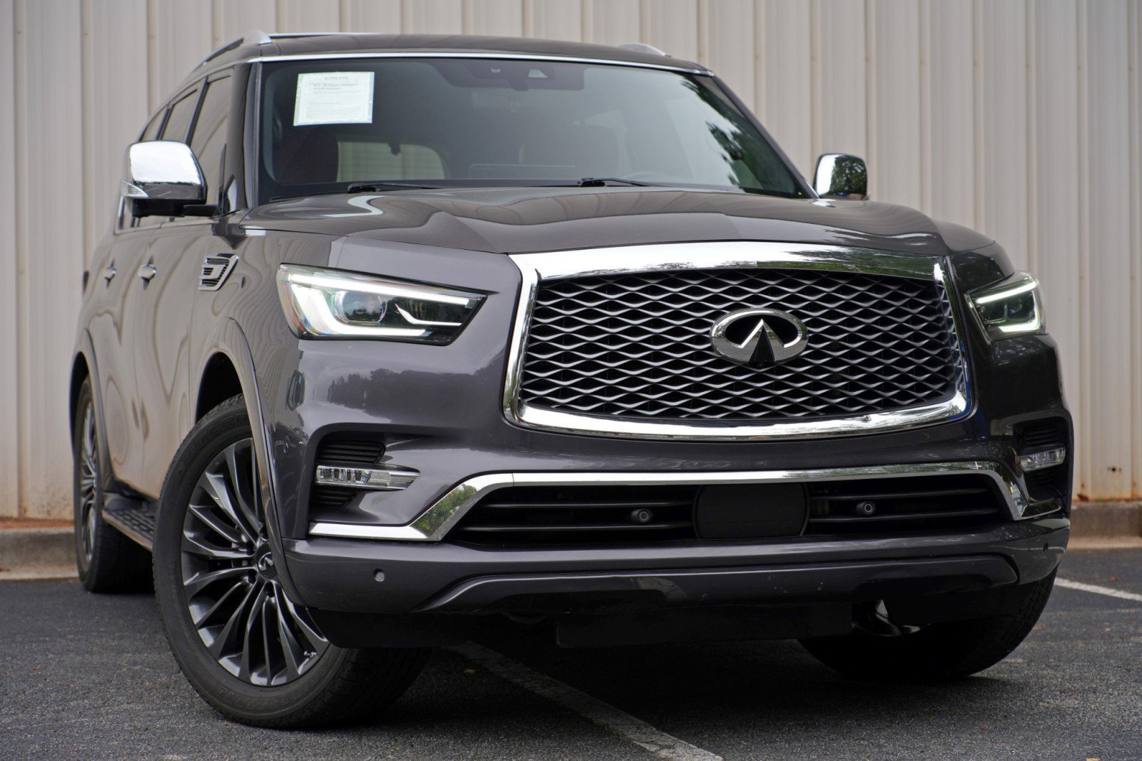 Used 2022 INFINITI QX80 Sensory w/ All-Season Package AWD/4WD image 2