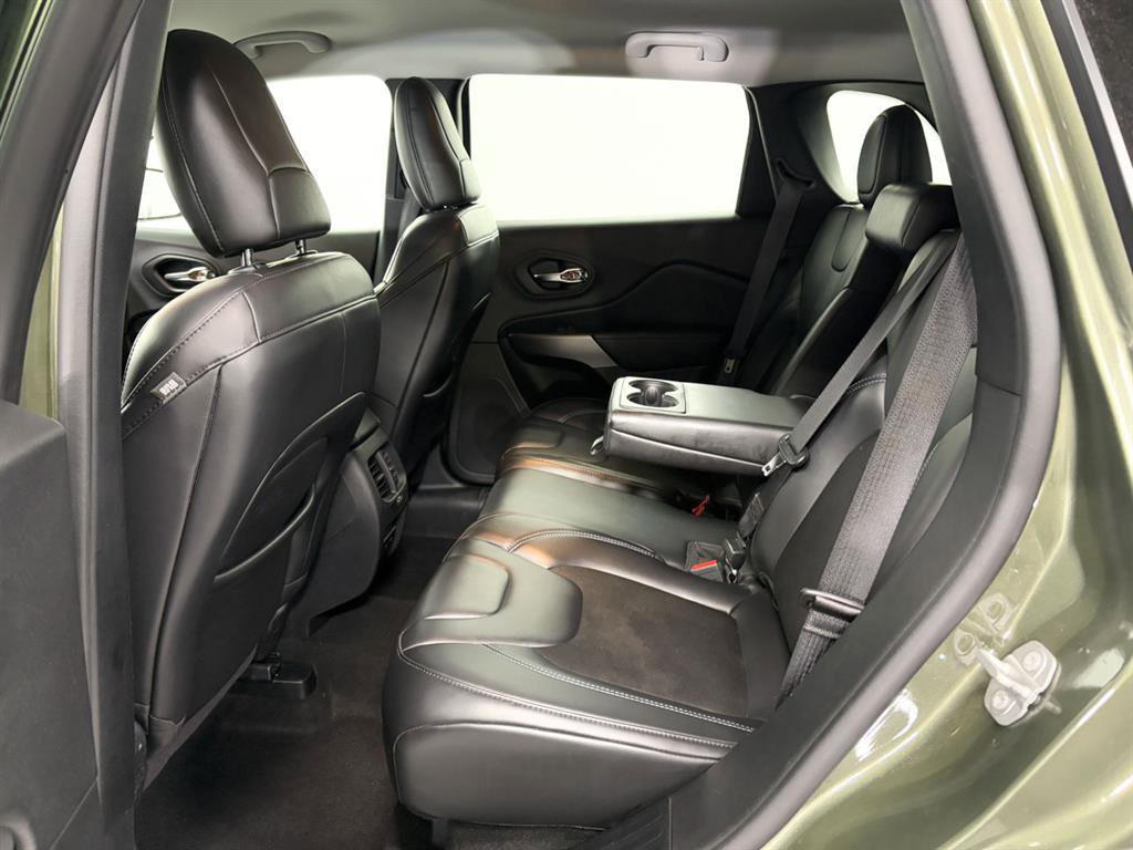 Used 2020 Jeep Cherokee Latitude Plus w/ Cold Weather Group image 5